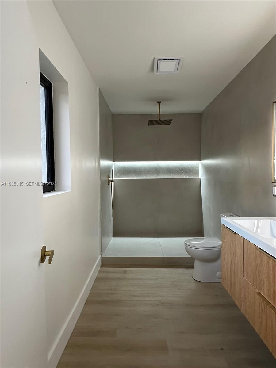 15411 NE 10th Ave North Miami Beach, FL 33162