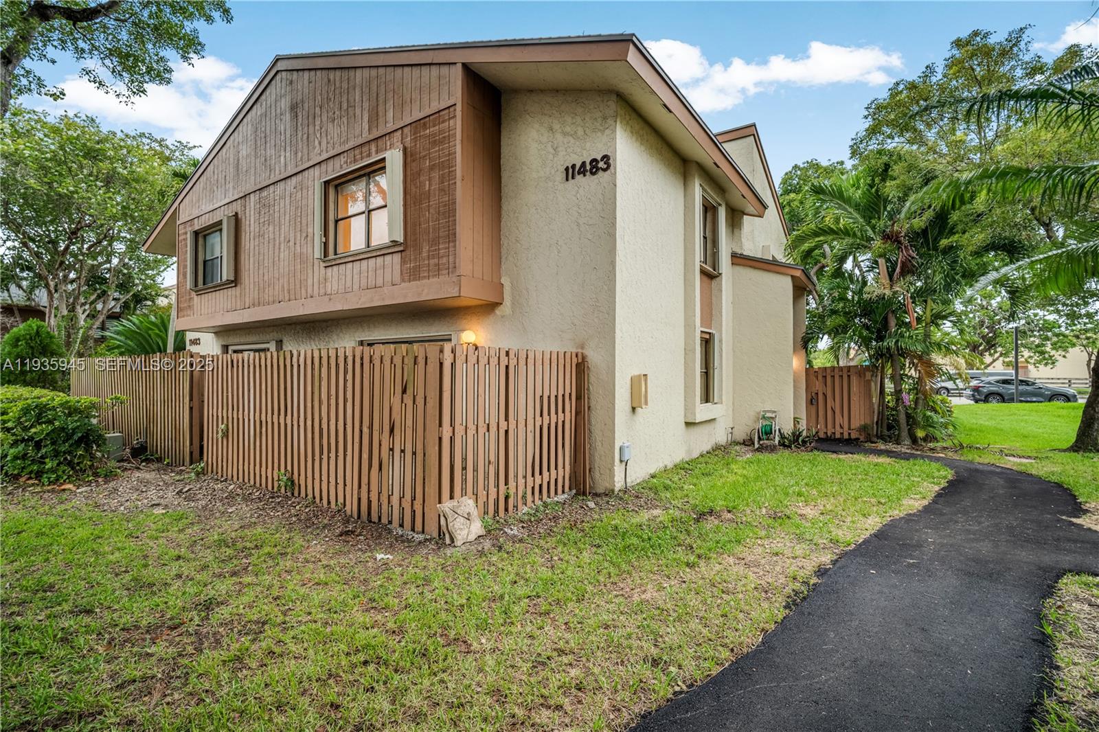 11483 SW 109th Rd #2E