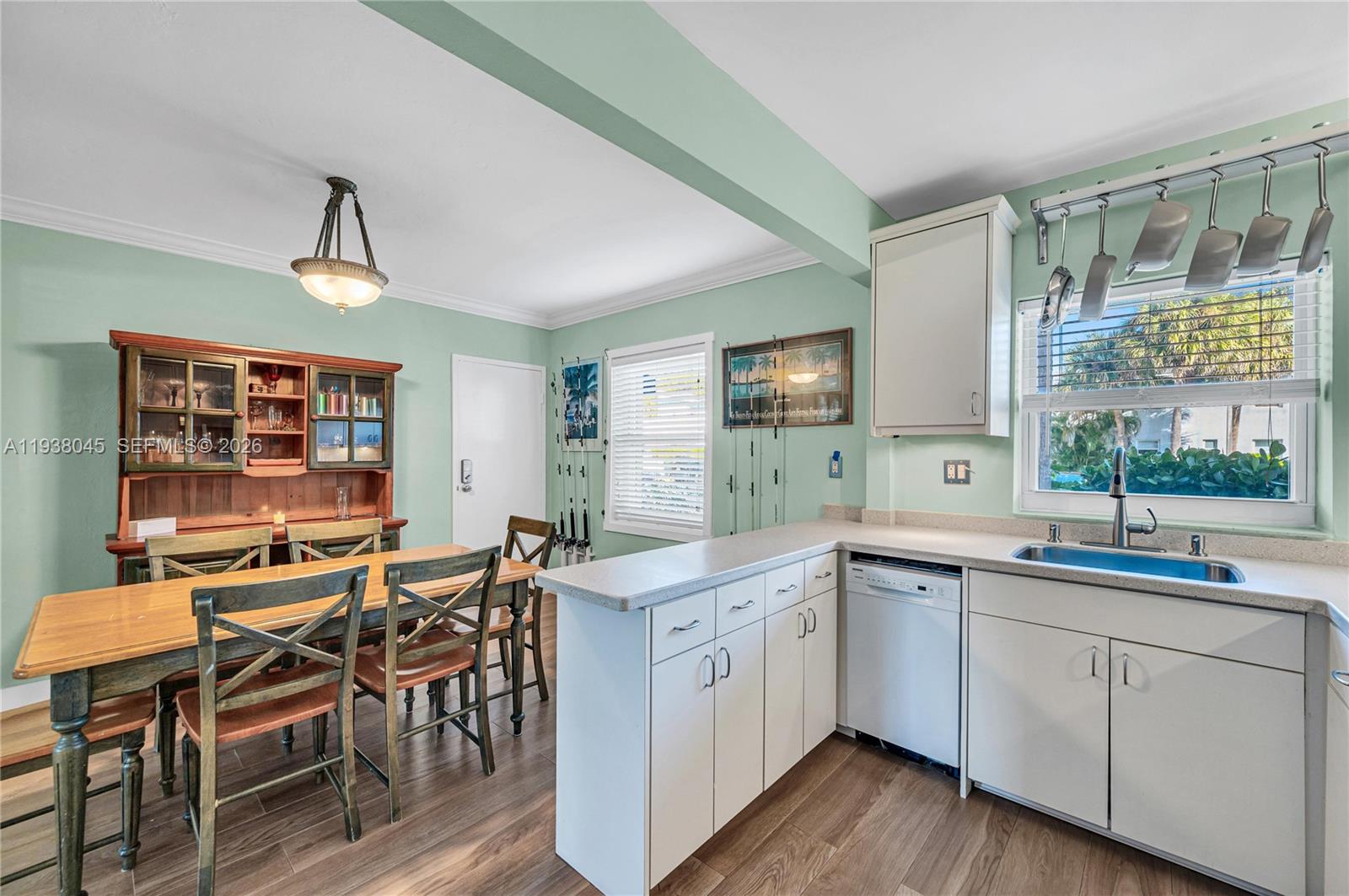 7621 SW 55th Ave #22B Miami, FL 33143