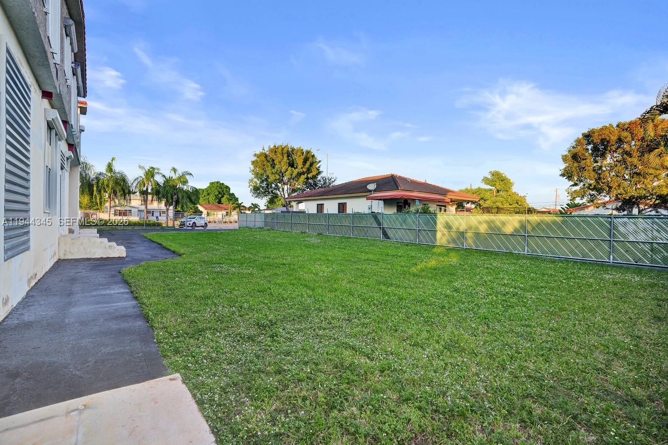 358 W 12th St Hialeah, FL 33010