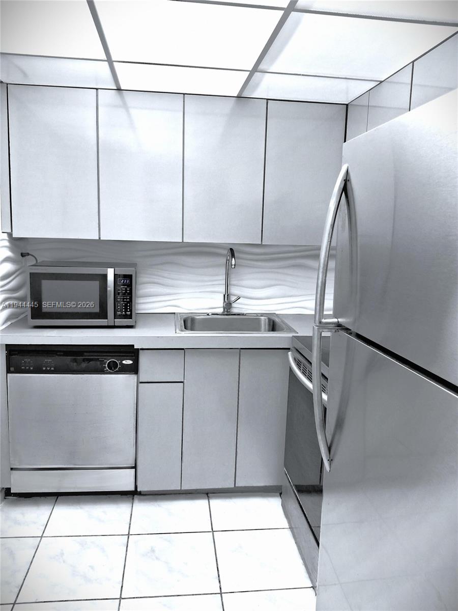 17570 Atlantic Blvd #104 Sunny Isles Beach, FL 33160