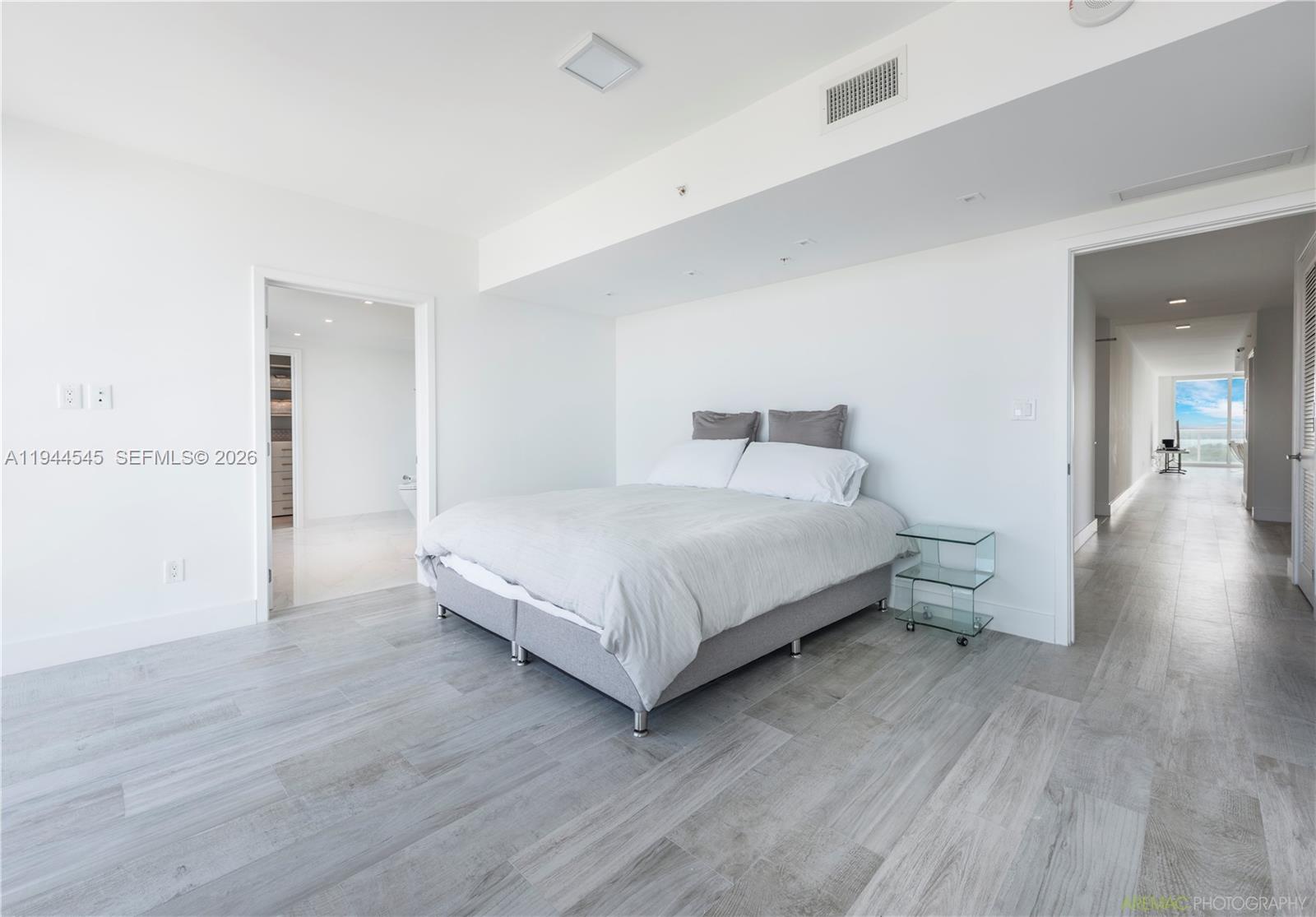 image 400 Sunny Isles10