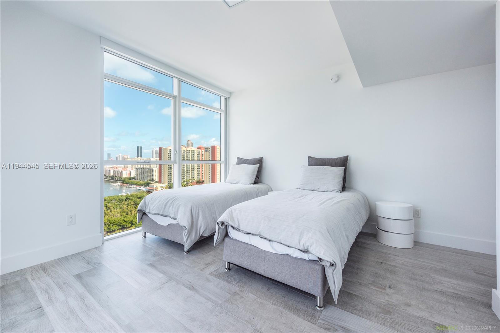 image 400 Sunny Isles16