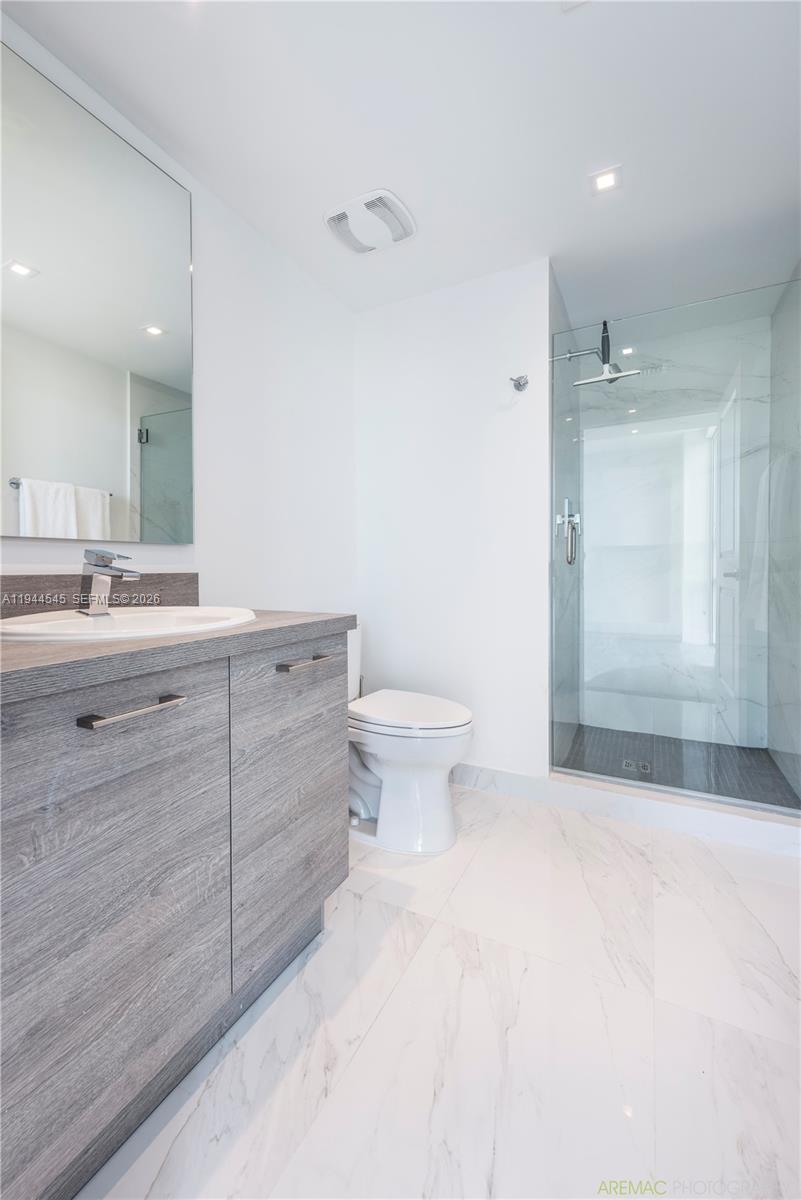 image 400 Sunny Isles17