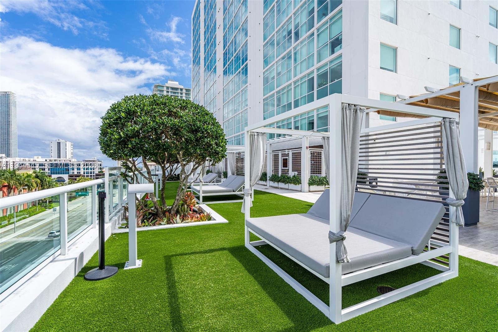 image 400 Sunny Isles32