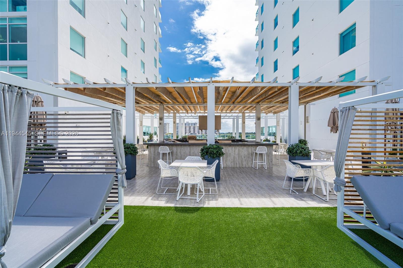 image 400 Sunny Isles33