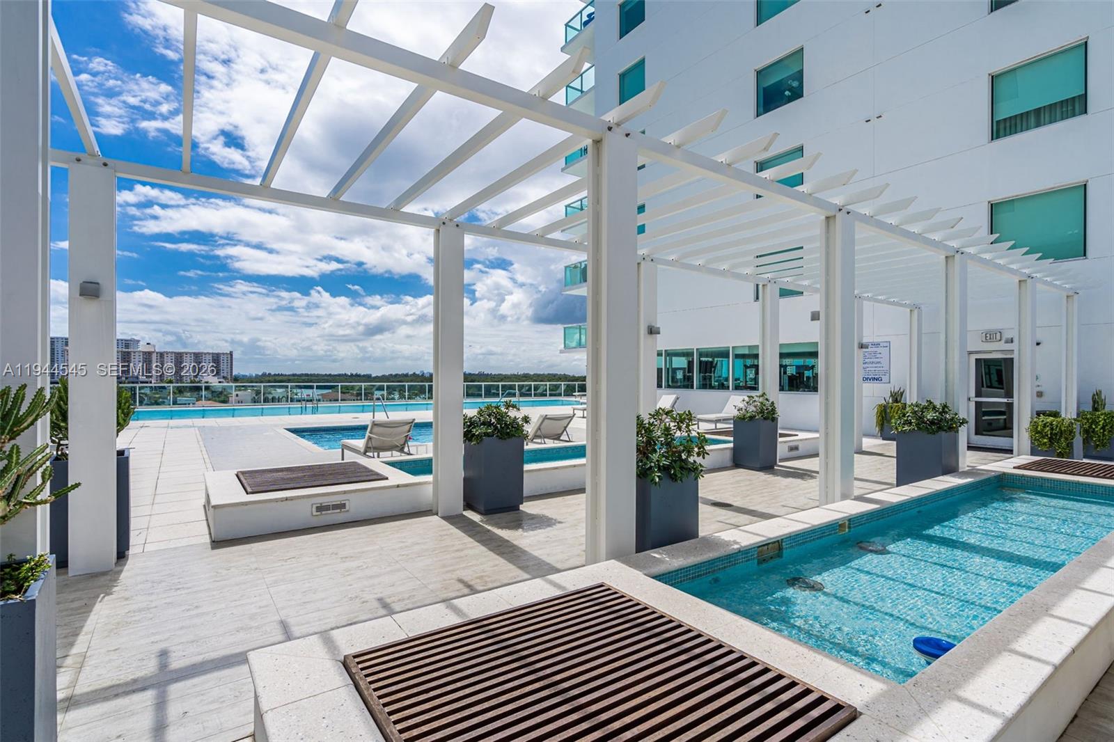 image 400 Sunny Isles34