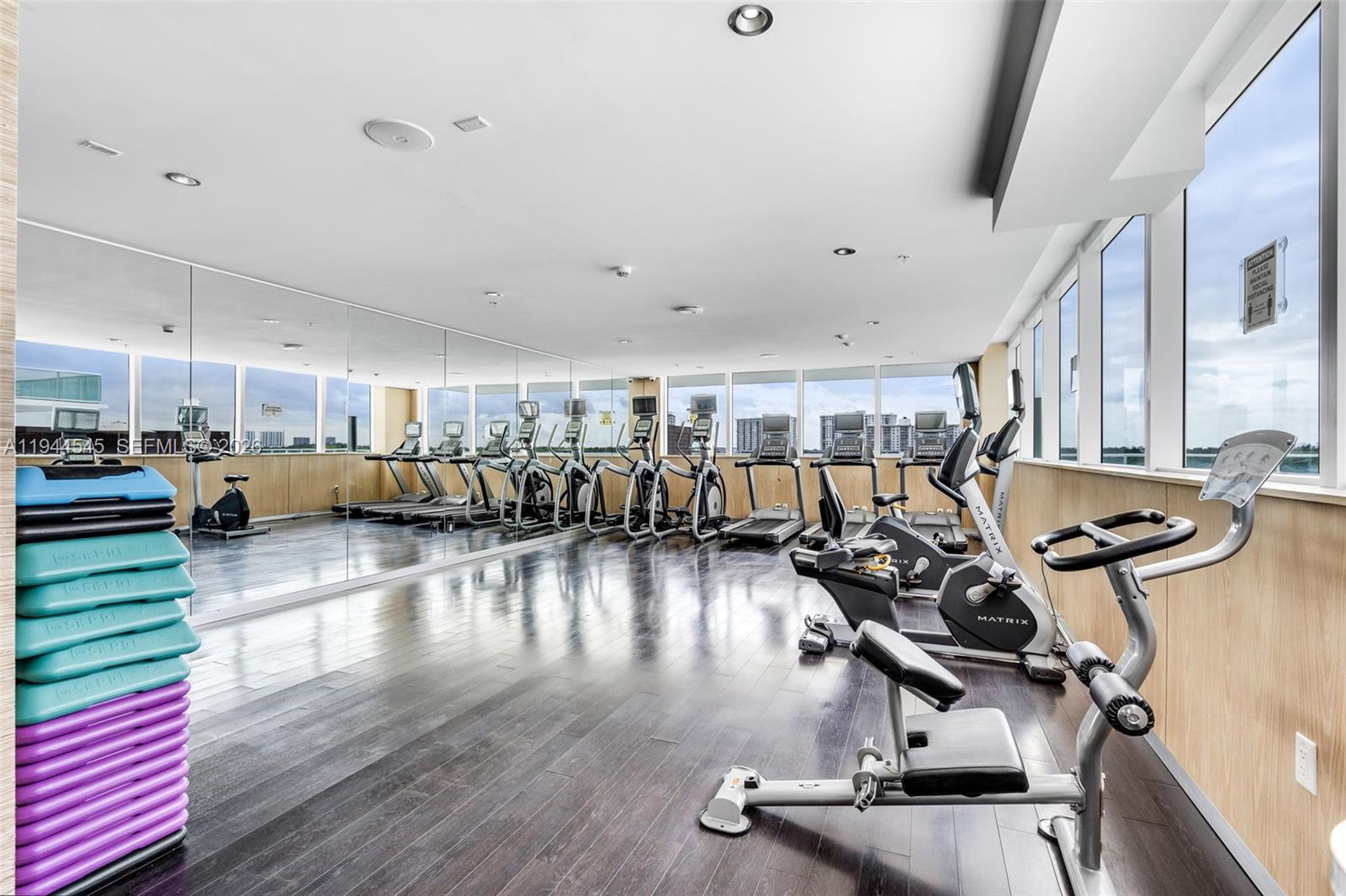 image 400 Sunny Isles40