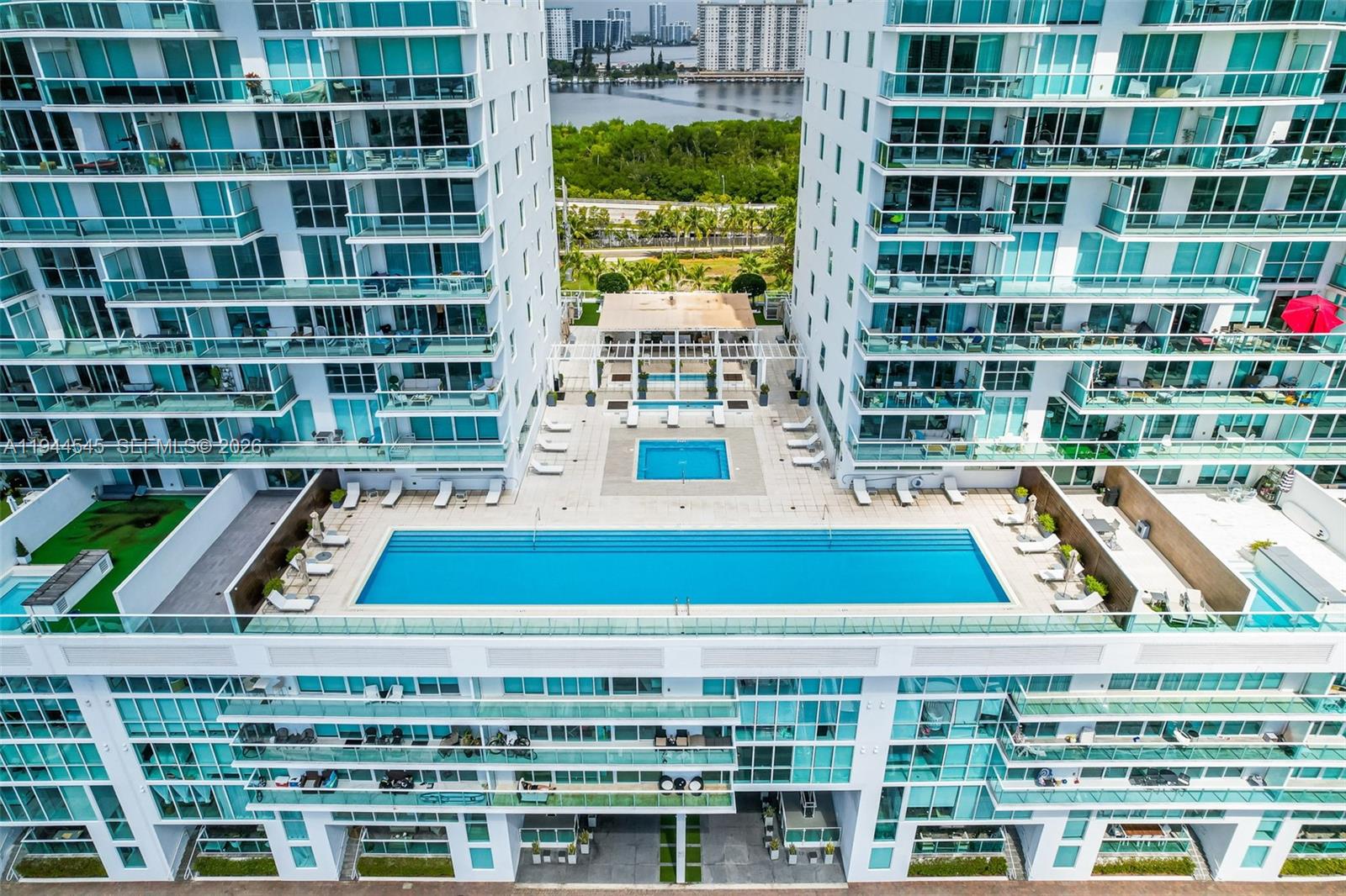 image 400 Sunny Isles48
