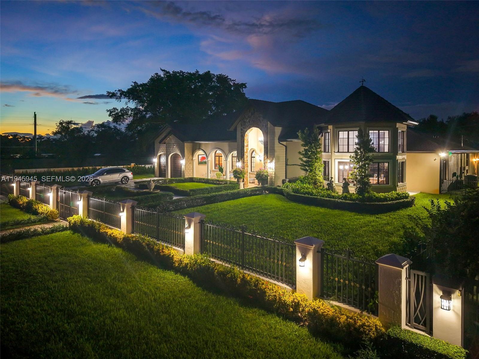 9815 SW 114th St Miami, FL 33176