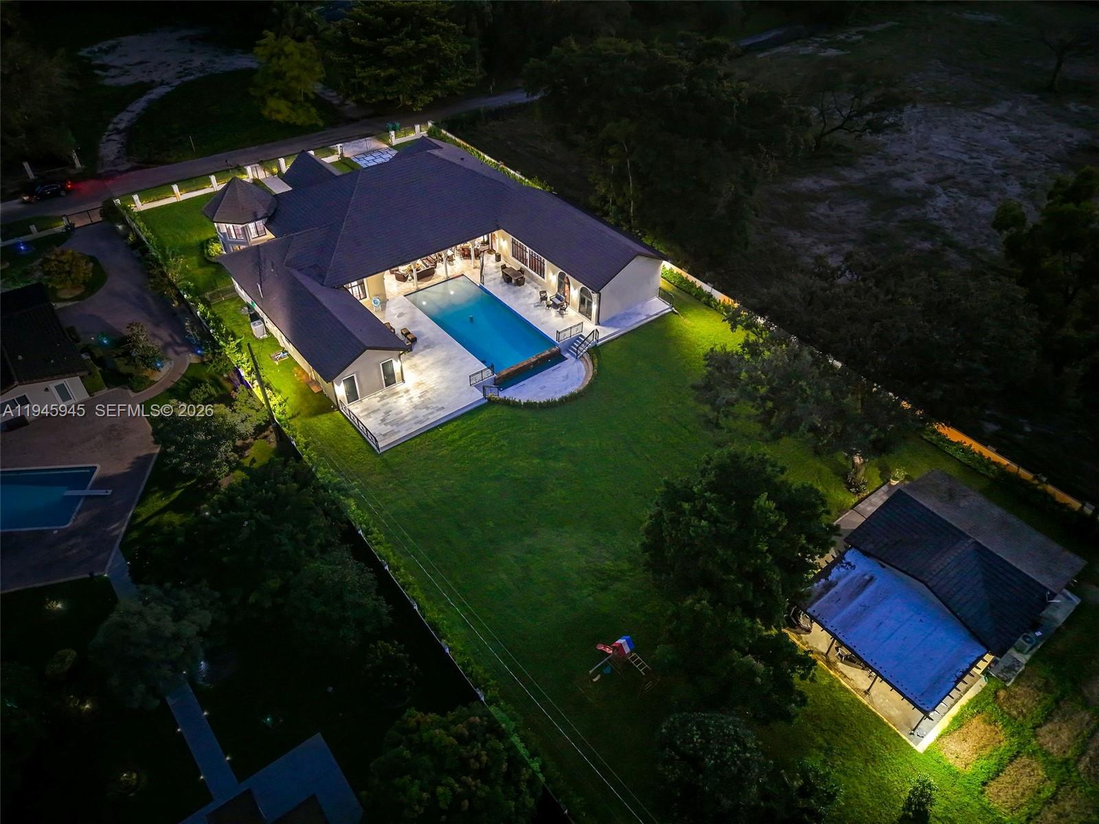 9815 SW 114th St Miami, FL 33176