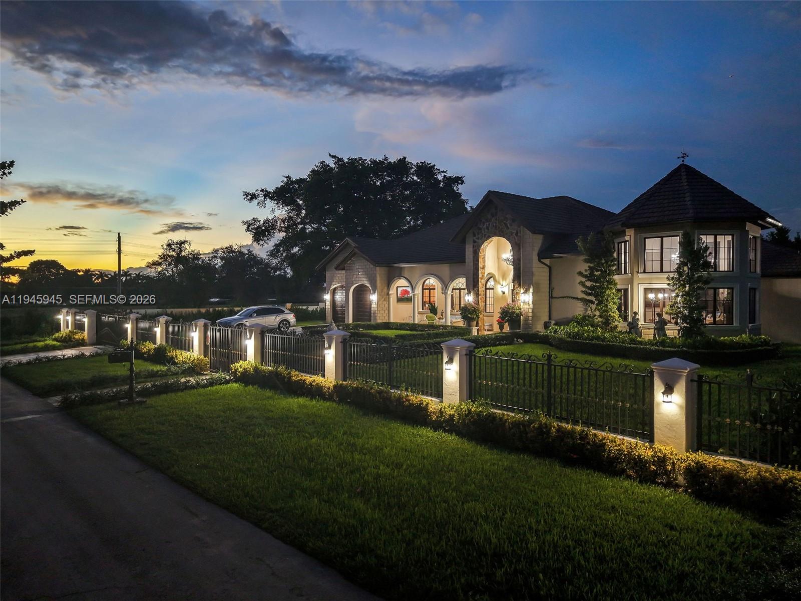 9815 SW 114th St Miami, FL 33176