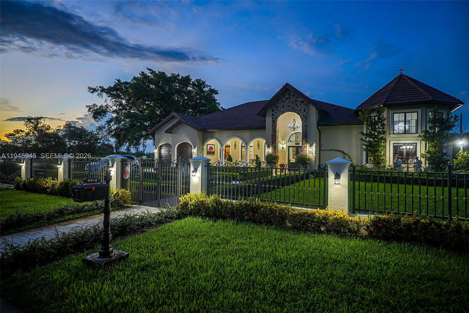 9815 SW 114th St Miami, FL 33176