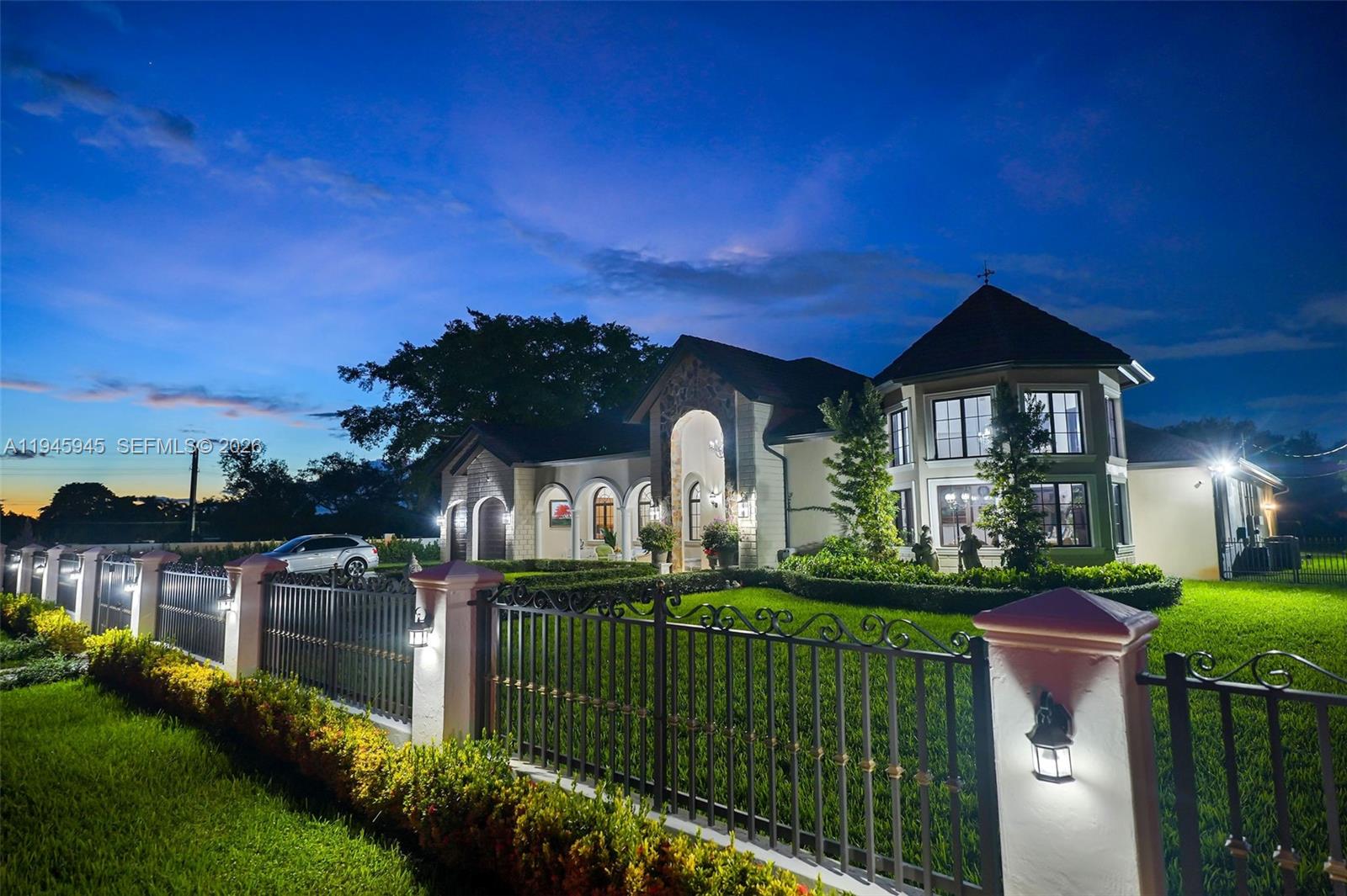 9815 SW 114th St Miami, FL 33176