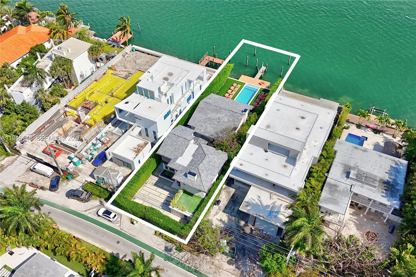 1277 N Venetian Way Miami, FL 33139