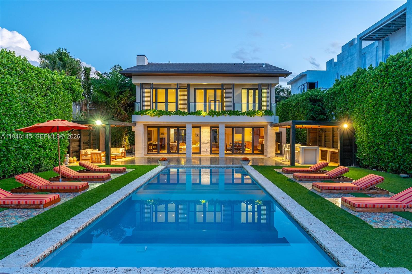 1277 N Venetian Way Miami, FL 33139