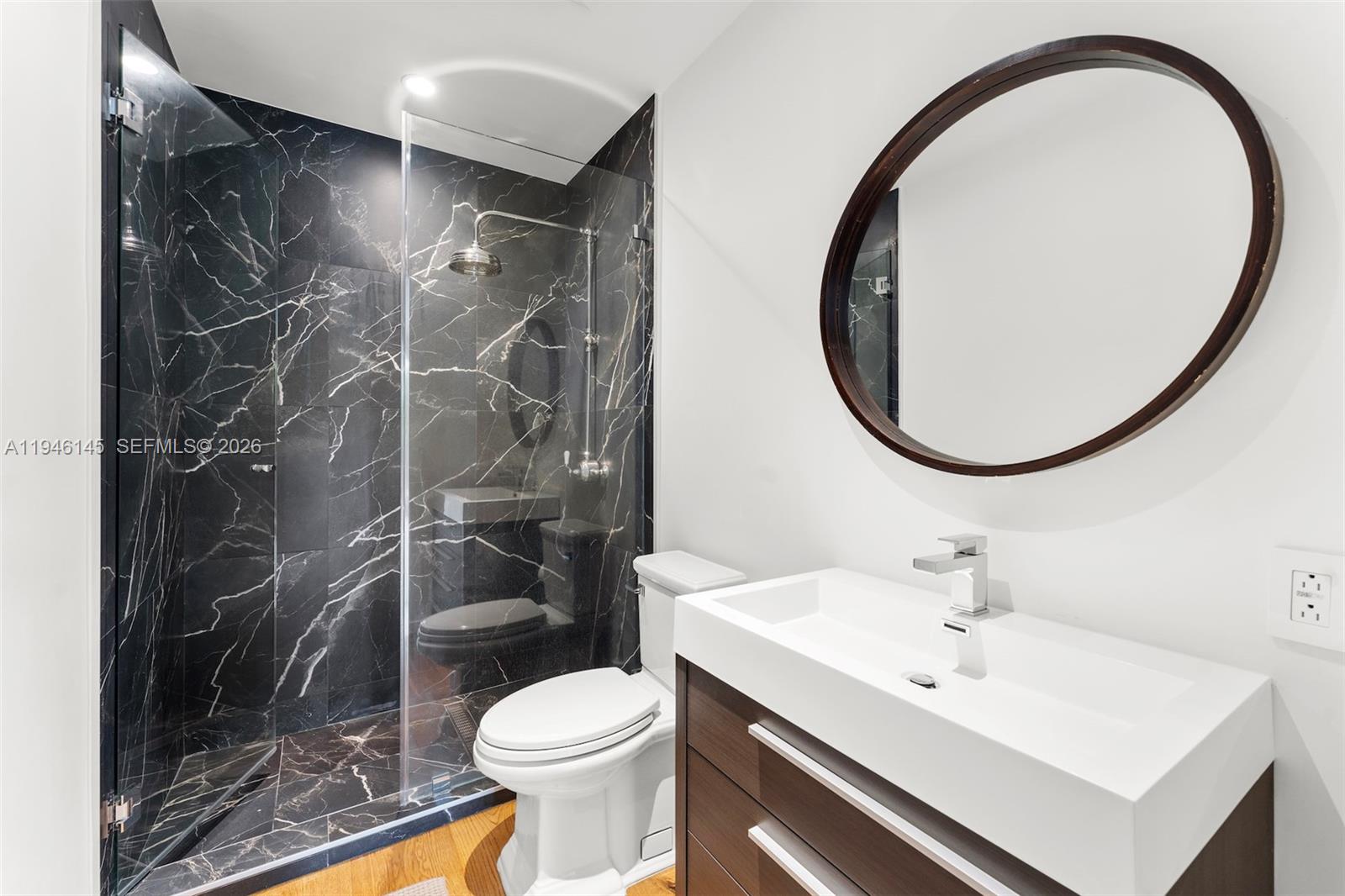 1277 N Venetian Way Miami, FL 33139