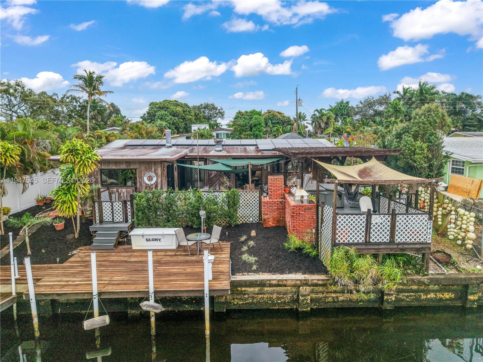 2455 Flamingo Ln Fort Lauderdale, FL 33312