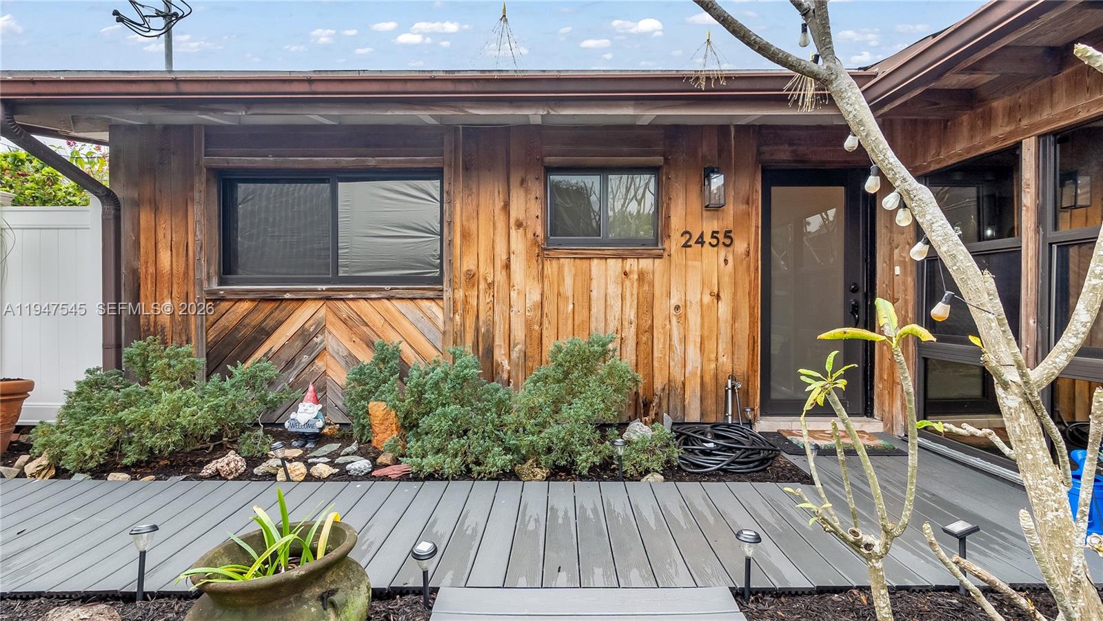 2455 Flamingo Ln Fort Lauderdale, FL 33312