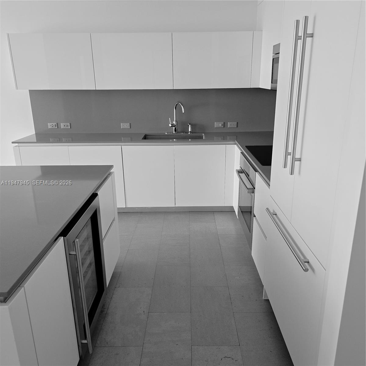 68 SE 6th St #2110 Miami, FL 33131