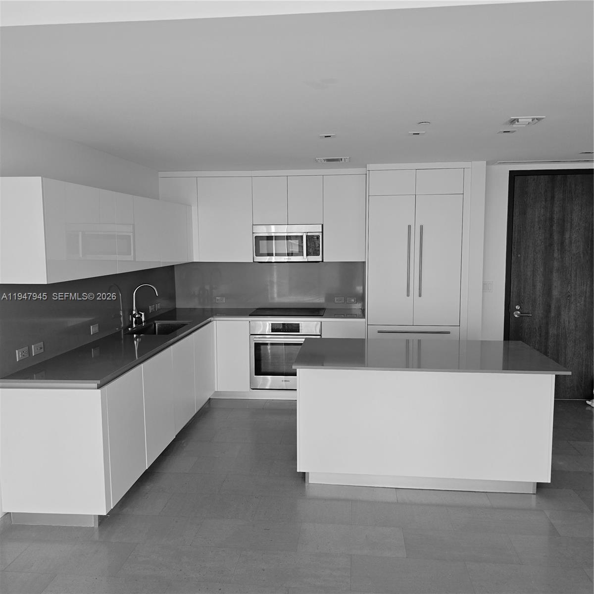 68 SE 6th St #2110 Miami, FL 33131