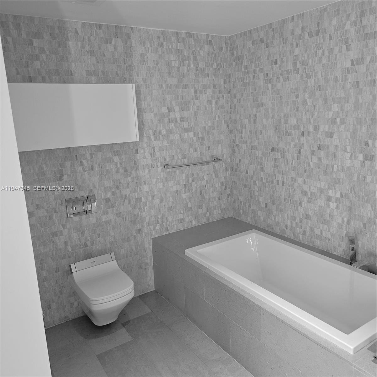 68 SE 6th St #2110 Miami, FL 33131