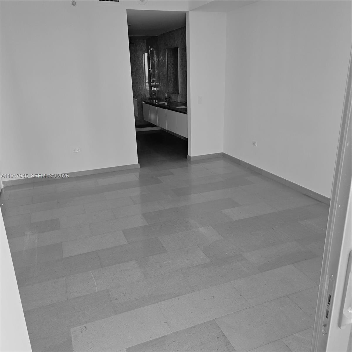 68 SE 6th St #2110 Miami, FL 33131