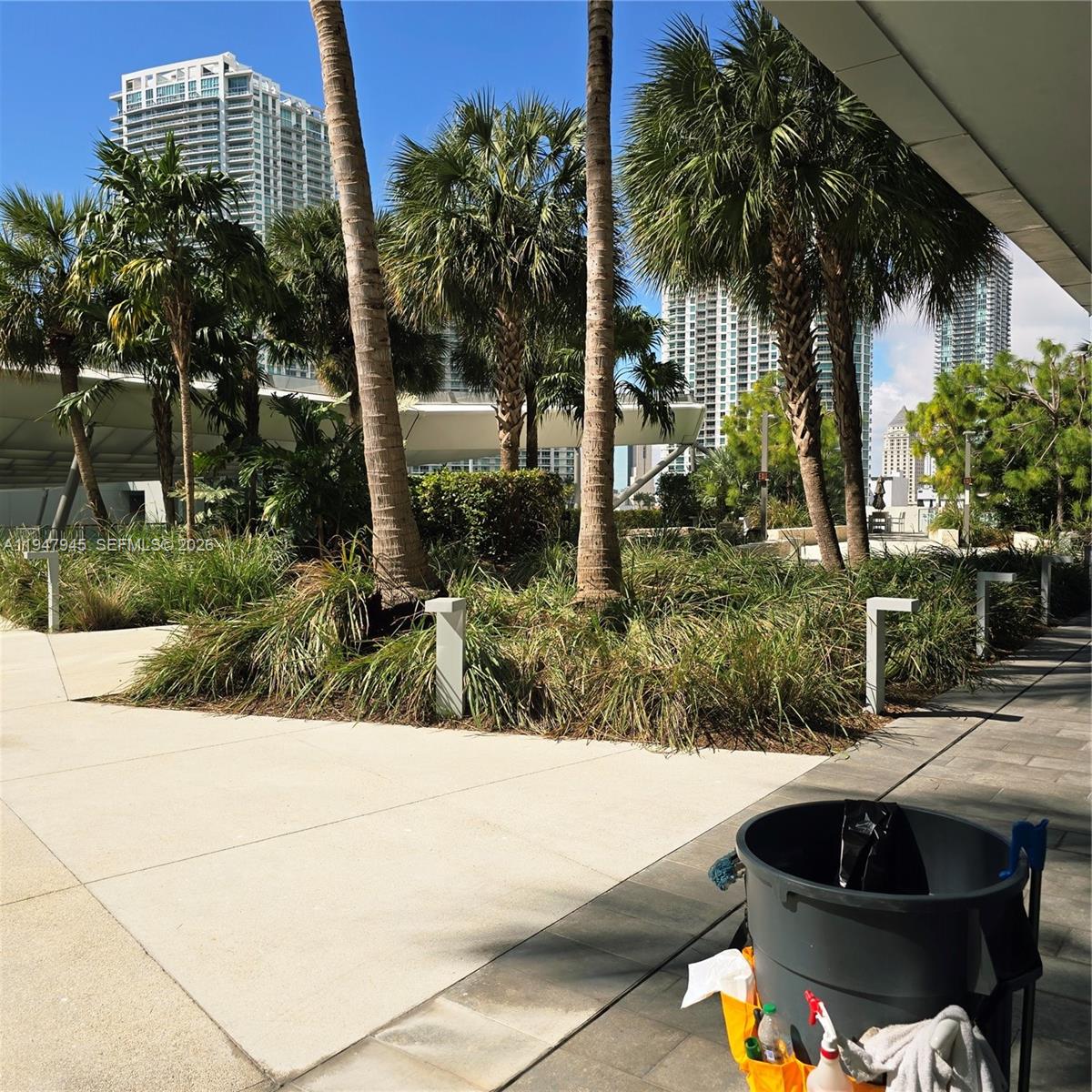 68 SE 6th St #2110 Miami, FL 33131