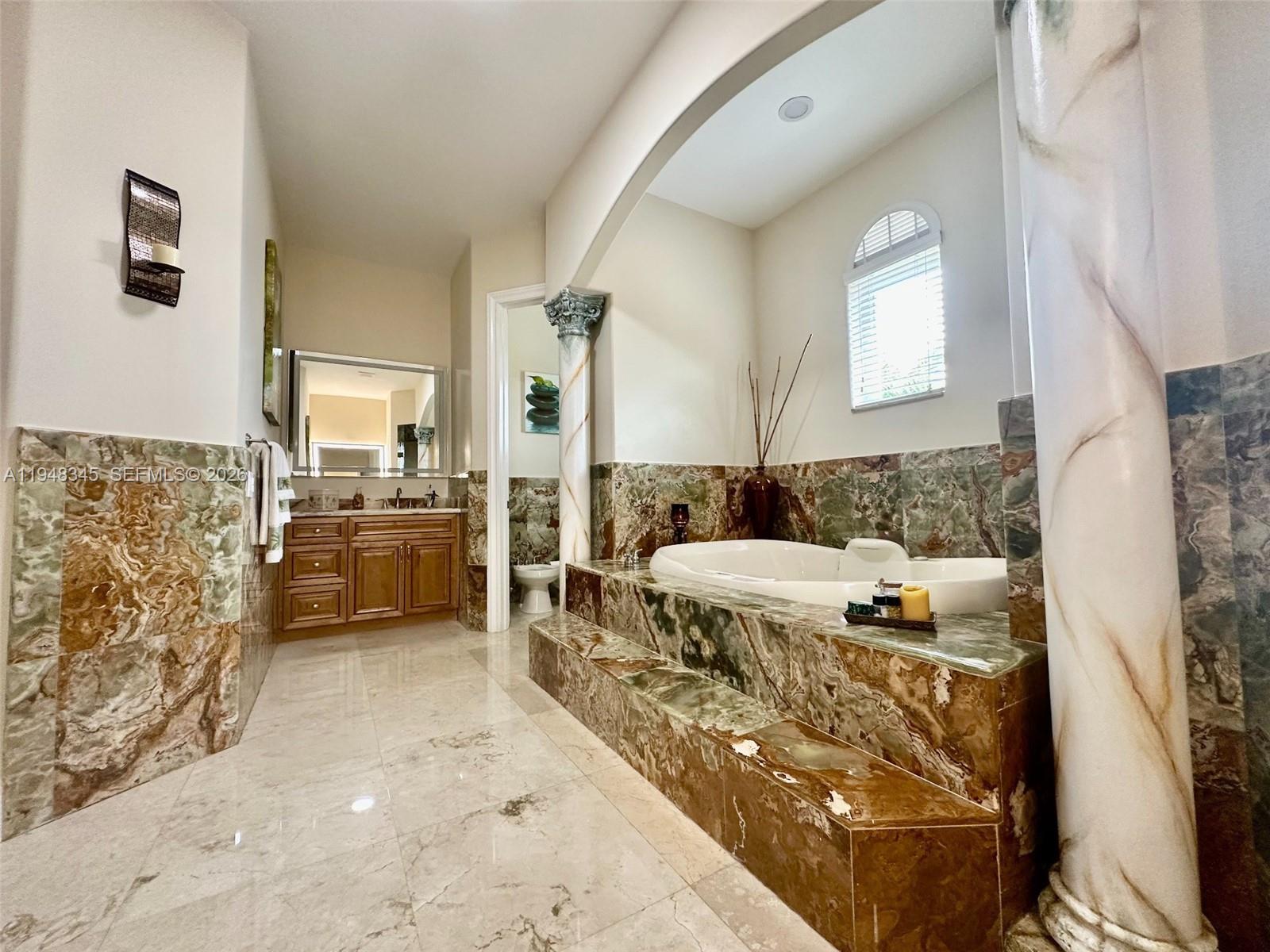 7851 NW 166th Ter Miami Lakes, FL 33016