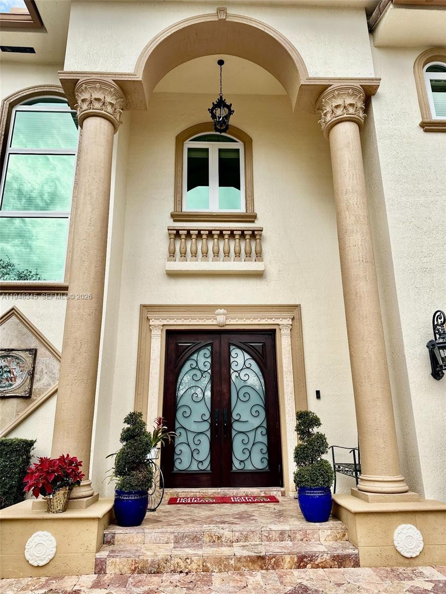 7851 NW 166th Ter Miami Lakes, FL 33016