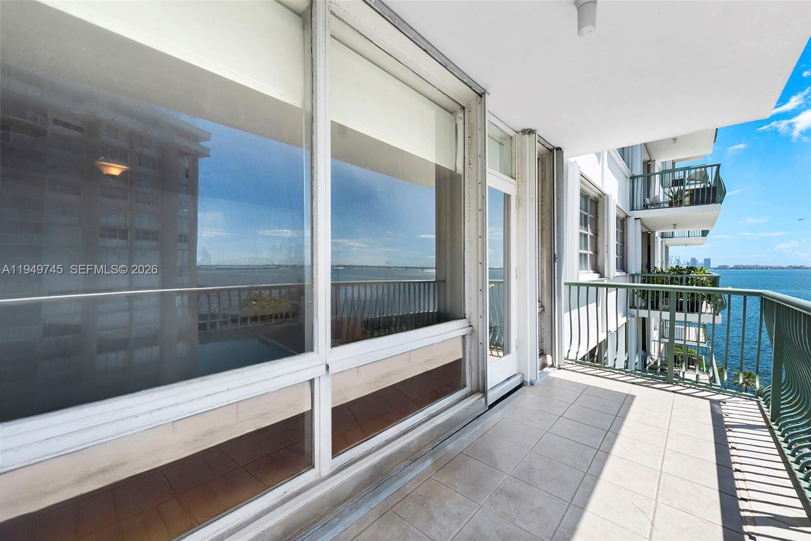 1408 Brickell Bay Dr #807 Miami, FL 33131