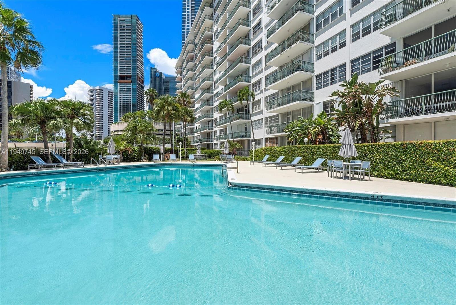 1408 Brickell Bay Dr #807 Miami, FL 33131