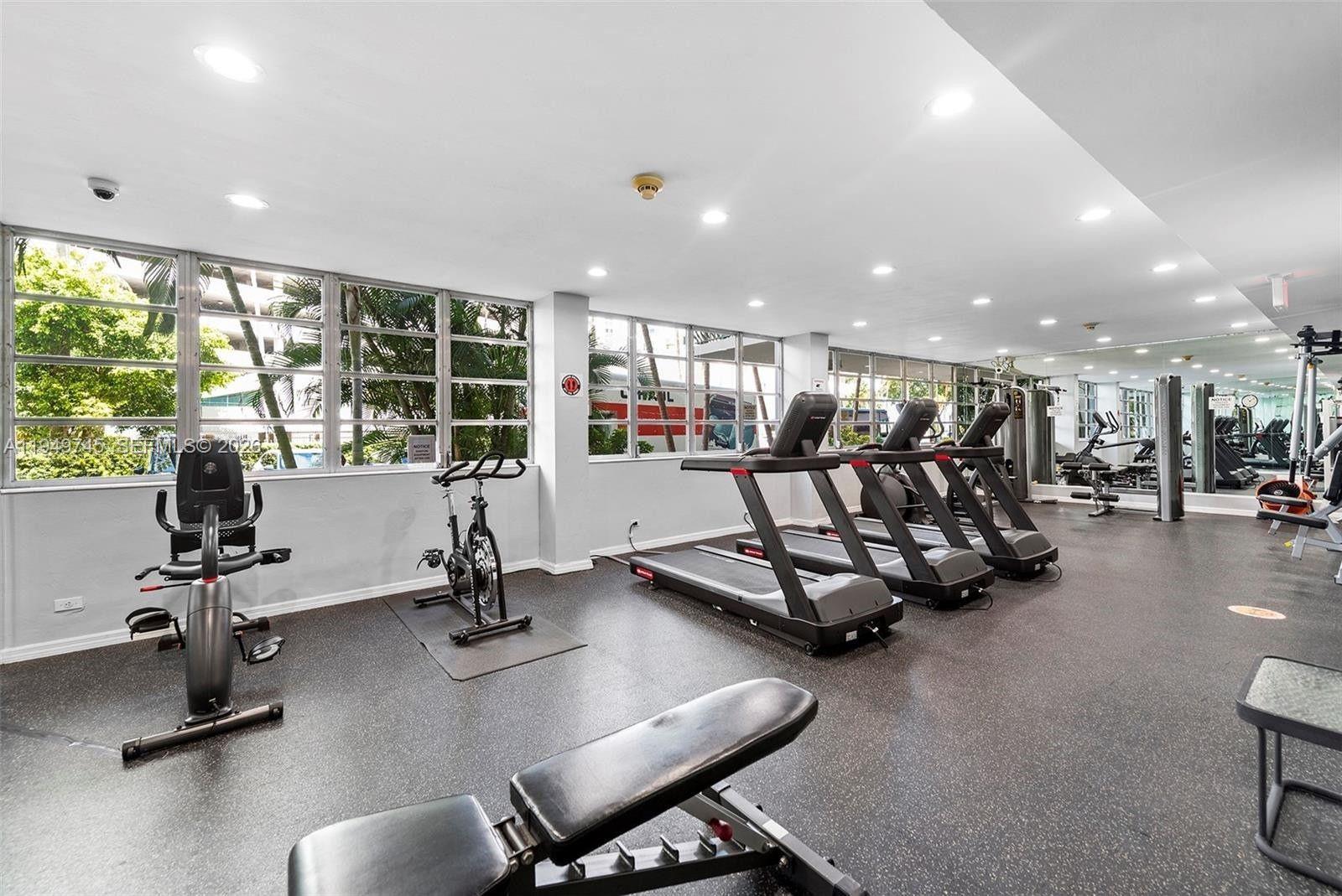 1408 Brickell Bay Dr #807 Miami, FL 33131