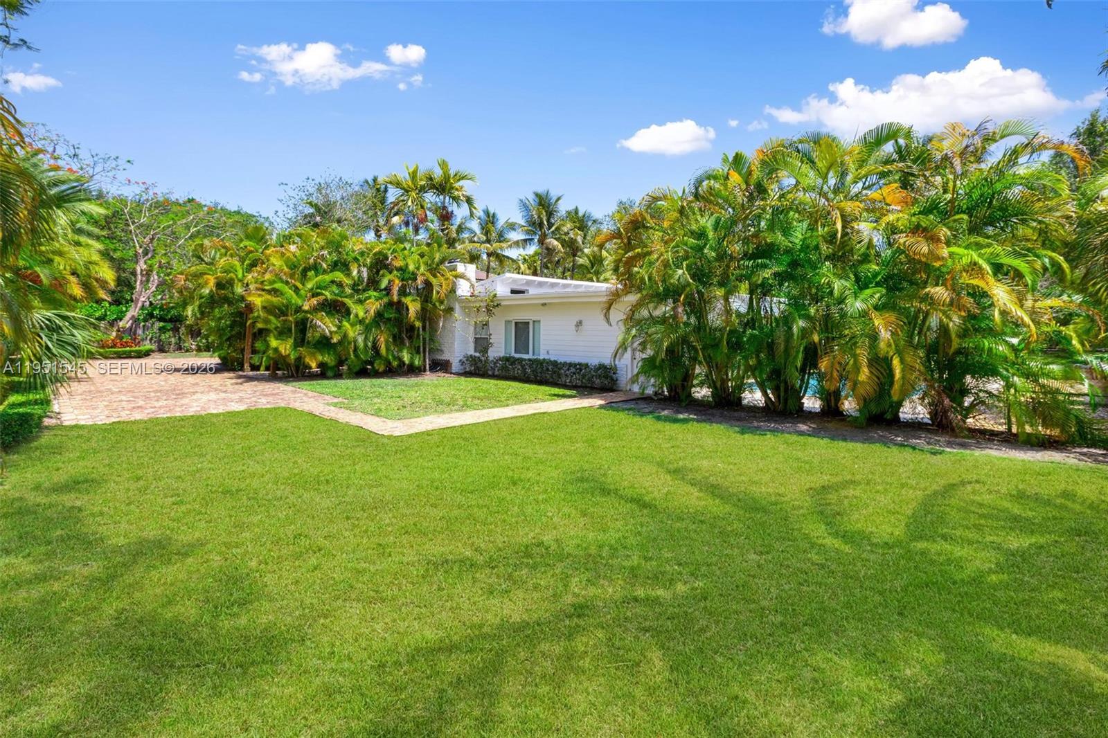 8030 SW 120th St Pinecrest, FL 33156