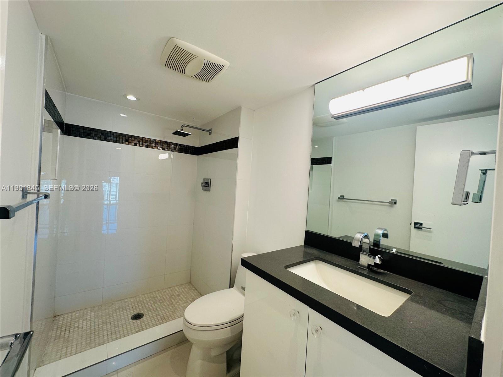 100 Bayview Dr #1528 Sunny Isles Beach, FL 33160