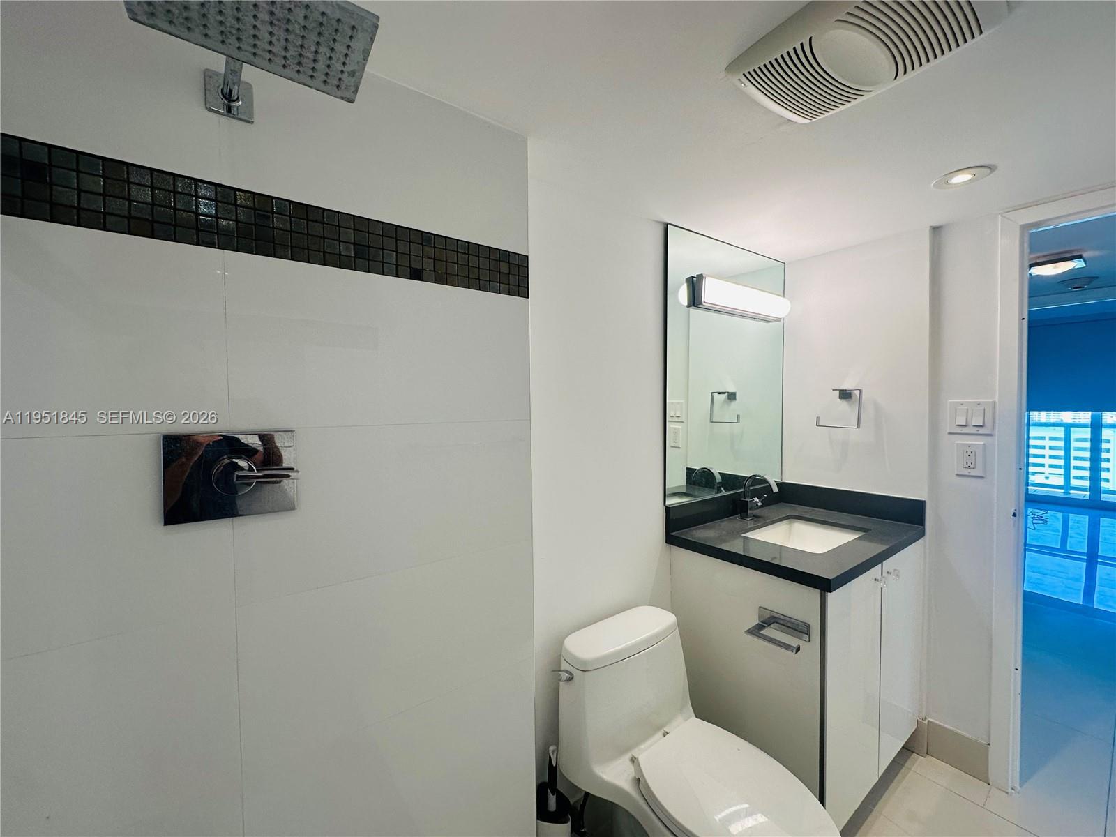 100 Bayview Dr #1528 Sunny Isles Beach, FL 33160