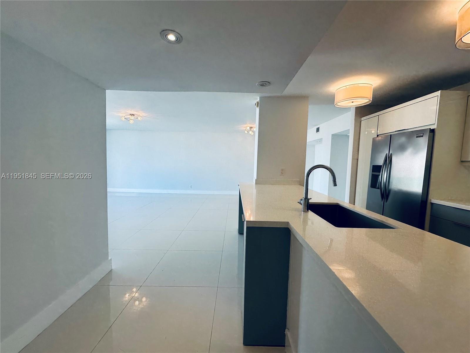 100 Bayview Dr #1528 Sunny Isles Beach, FL 33160