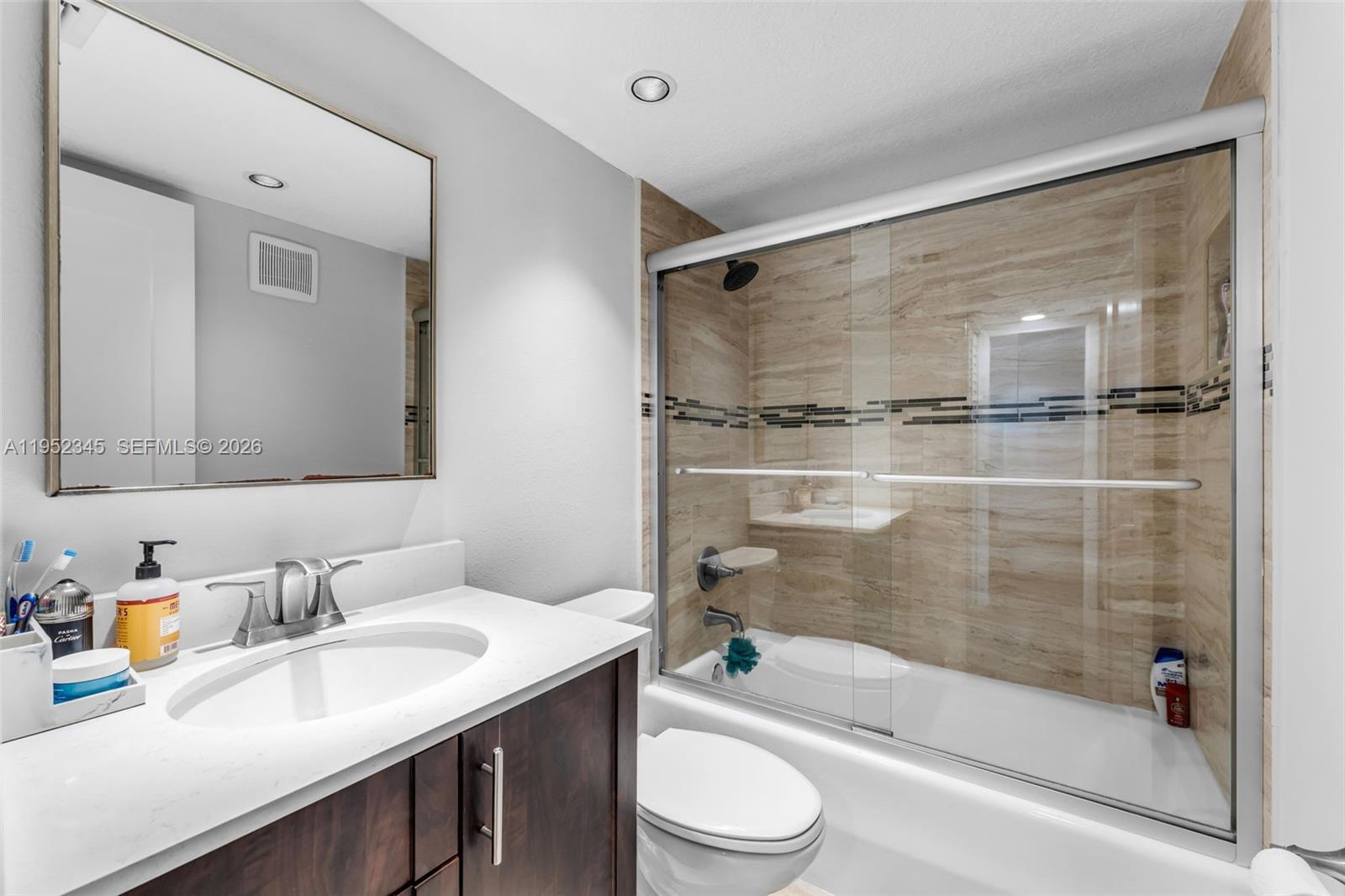 8725 SW 81st Ct Miami, FL 33143