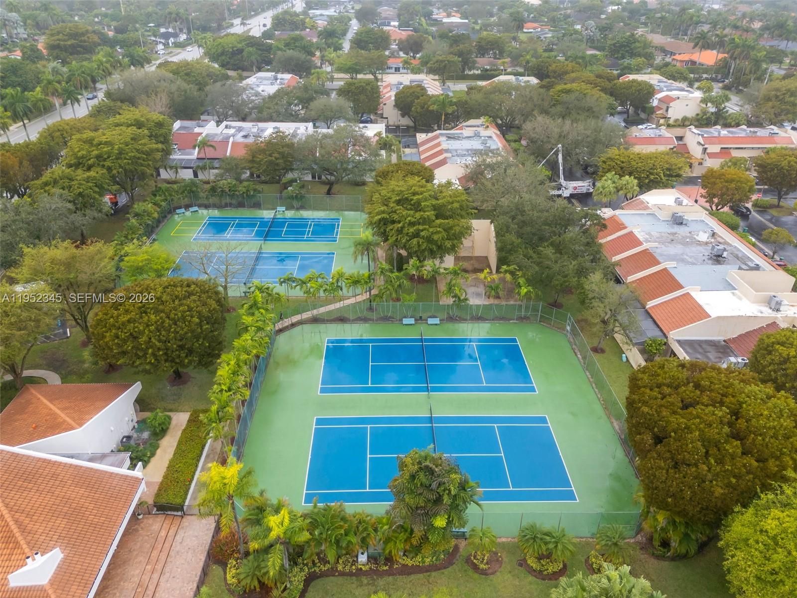 8725 SW 81st Ct Miami, FL 33143