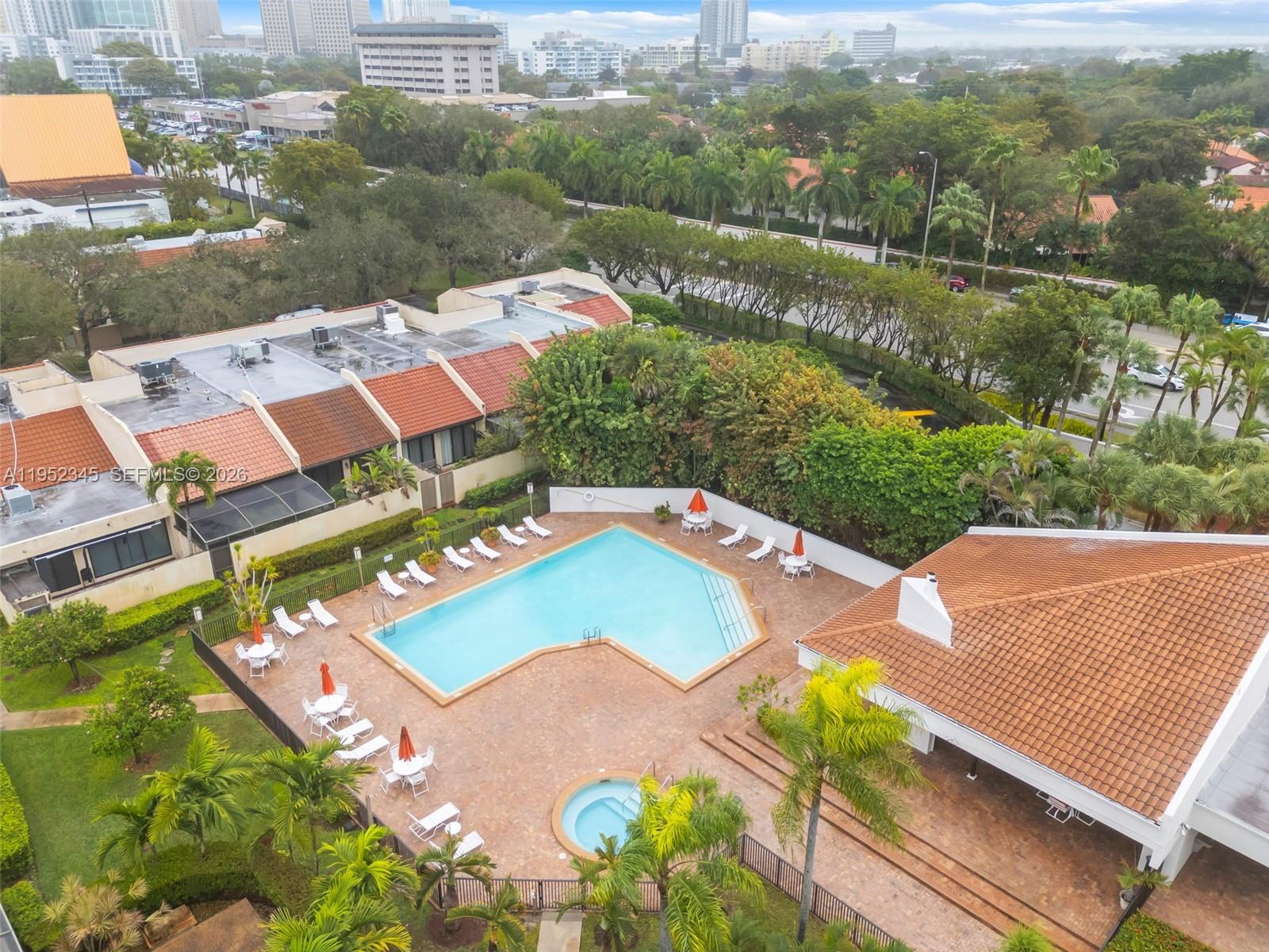 8725 SW 81st Ct Miami, FL 33143