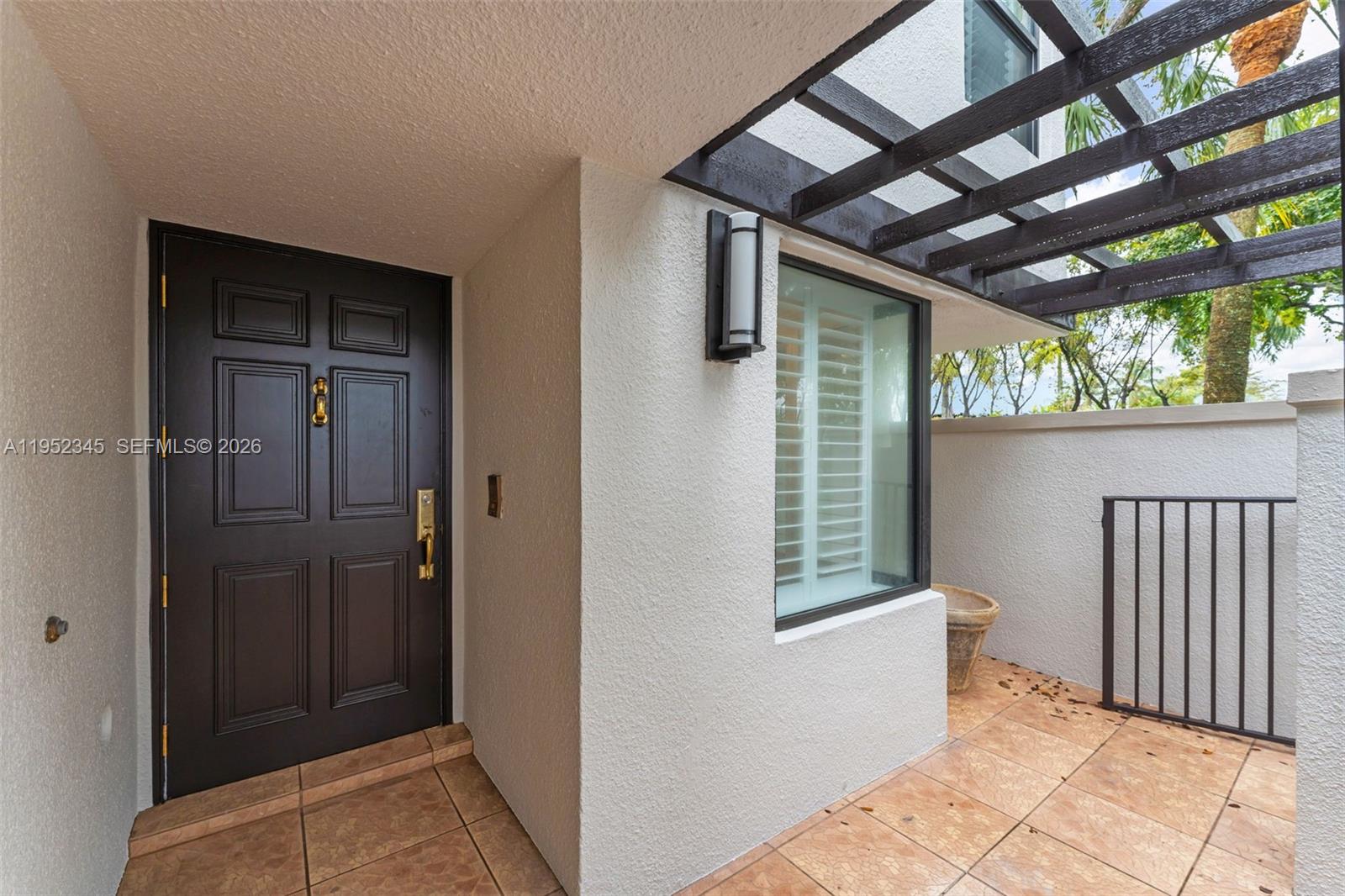 8725 SW 81st Ct Miami, FL 33143