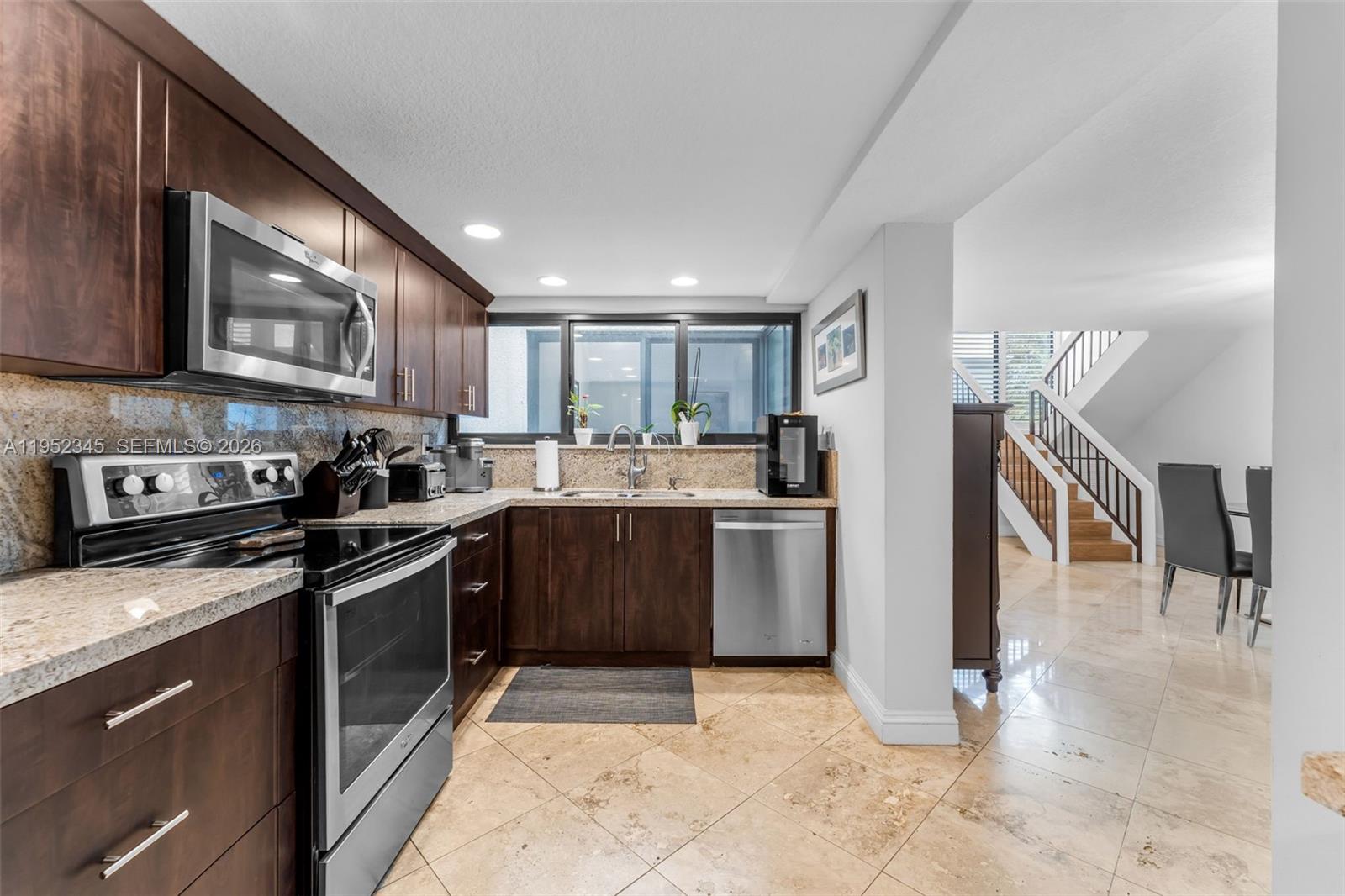 8725 SW 81st Ct Miami, FL 33143