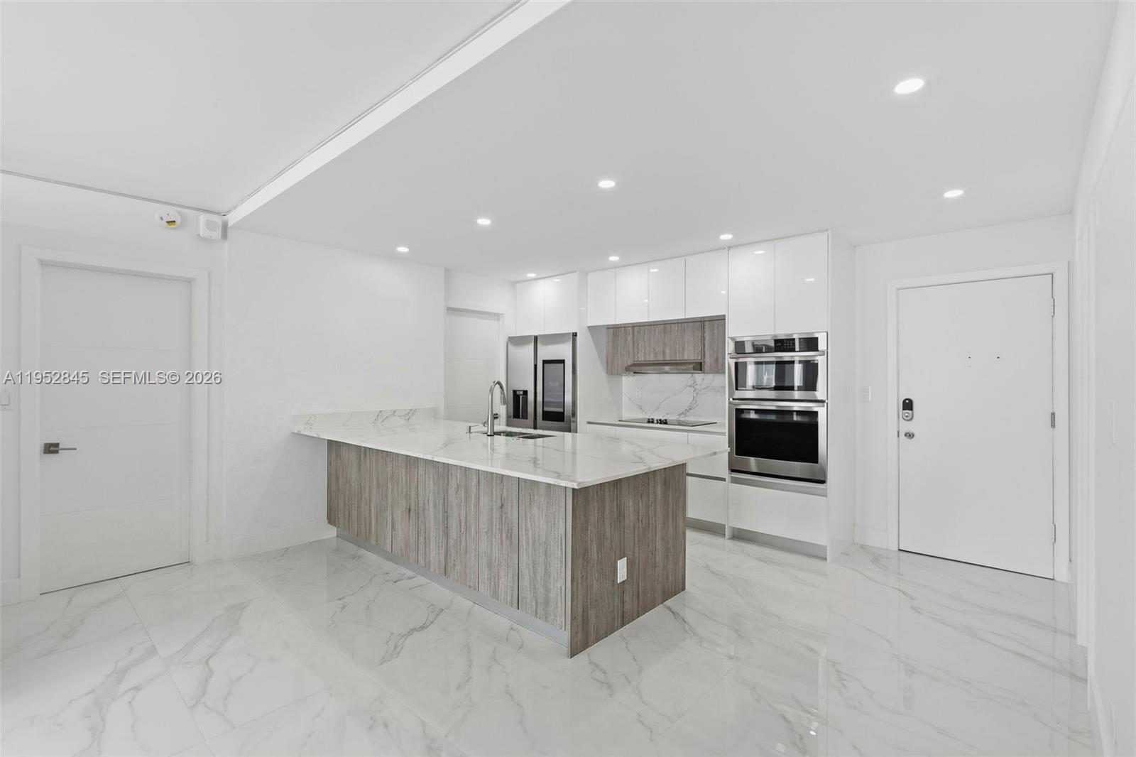 5005 Collins Ave #415 Miami Beach, FL 33140