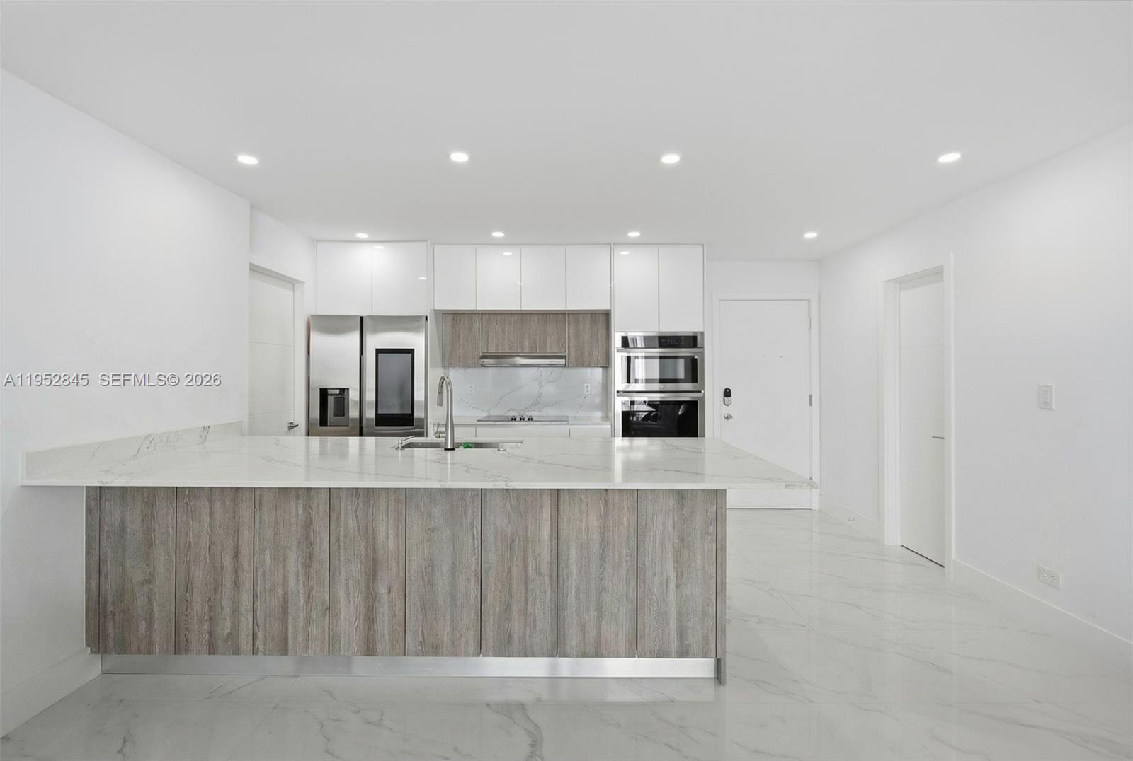 5005 Collins Ave #415 Miami Beach, FL 33140