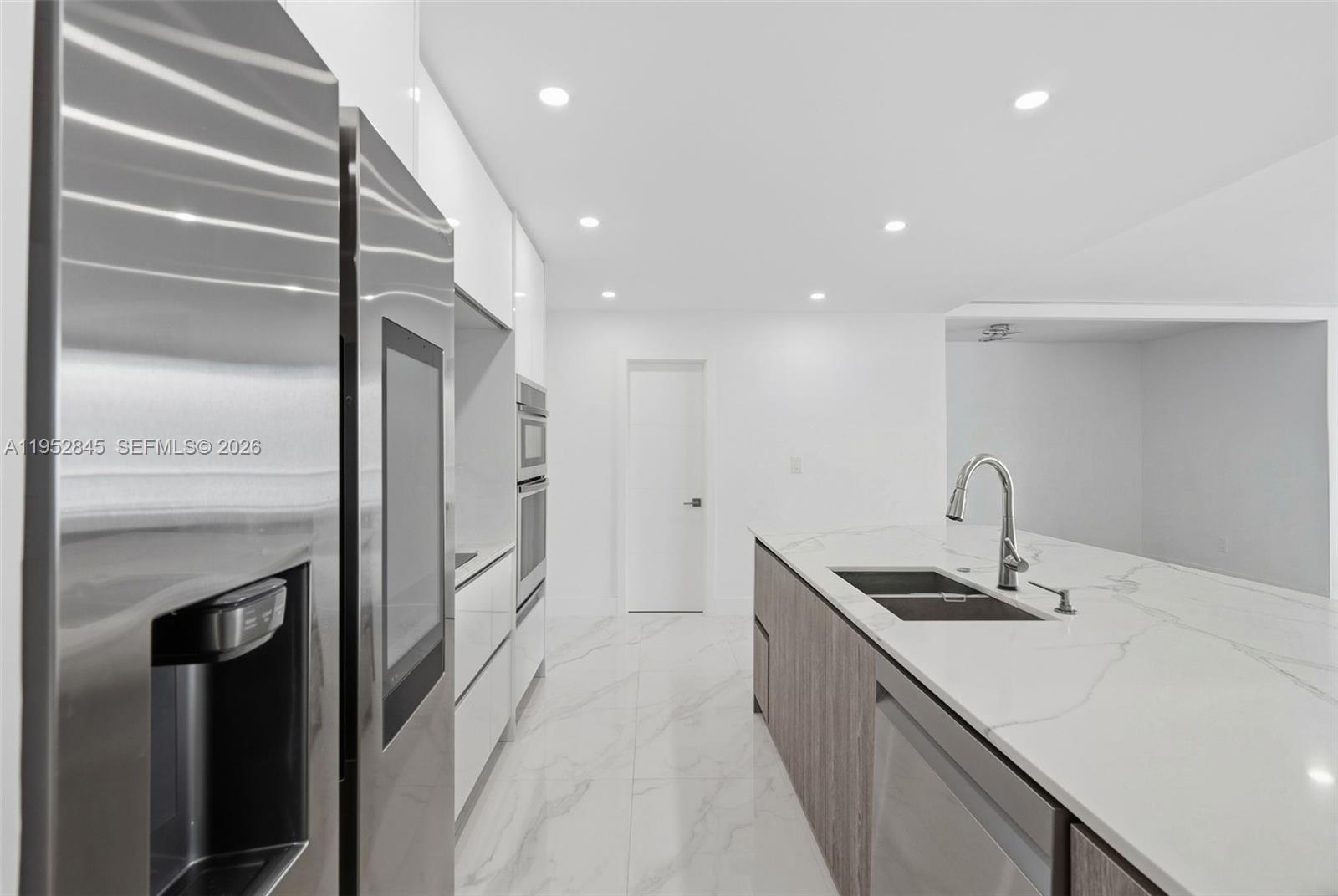 5005 Collins Ave #415 Miami Beach, FL 33140