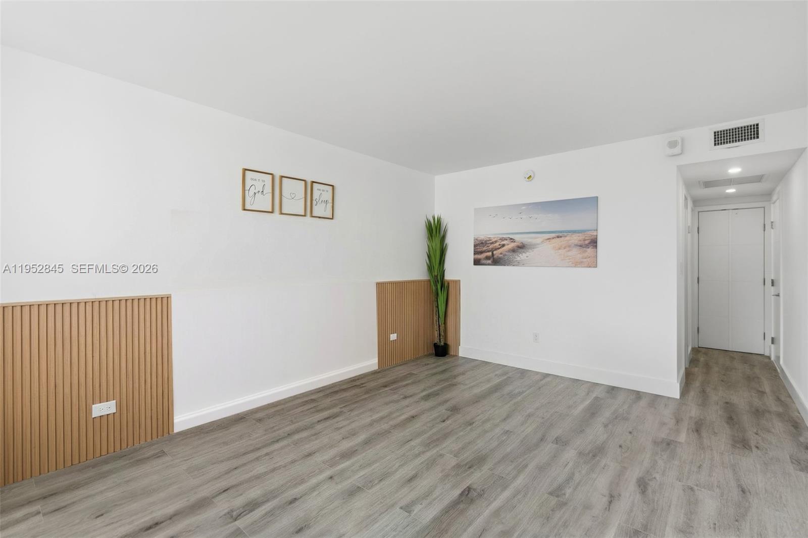 5005 Collins Ave #415 Miami Beach, FL 33140