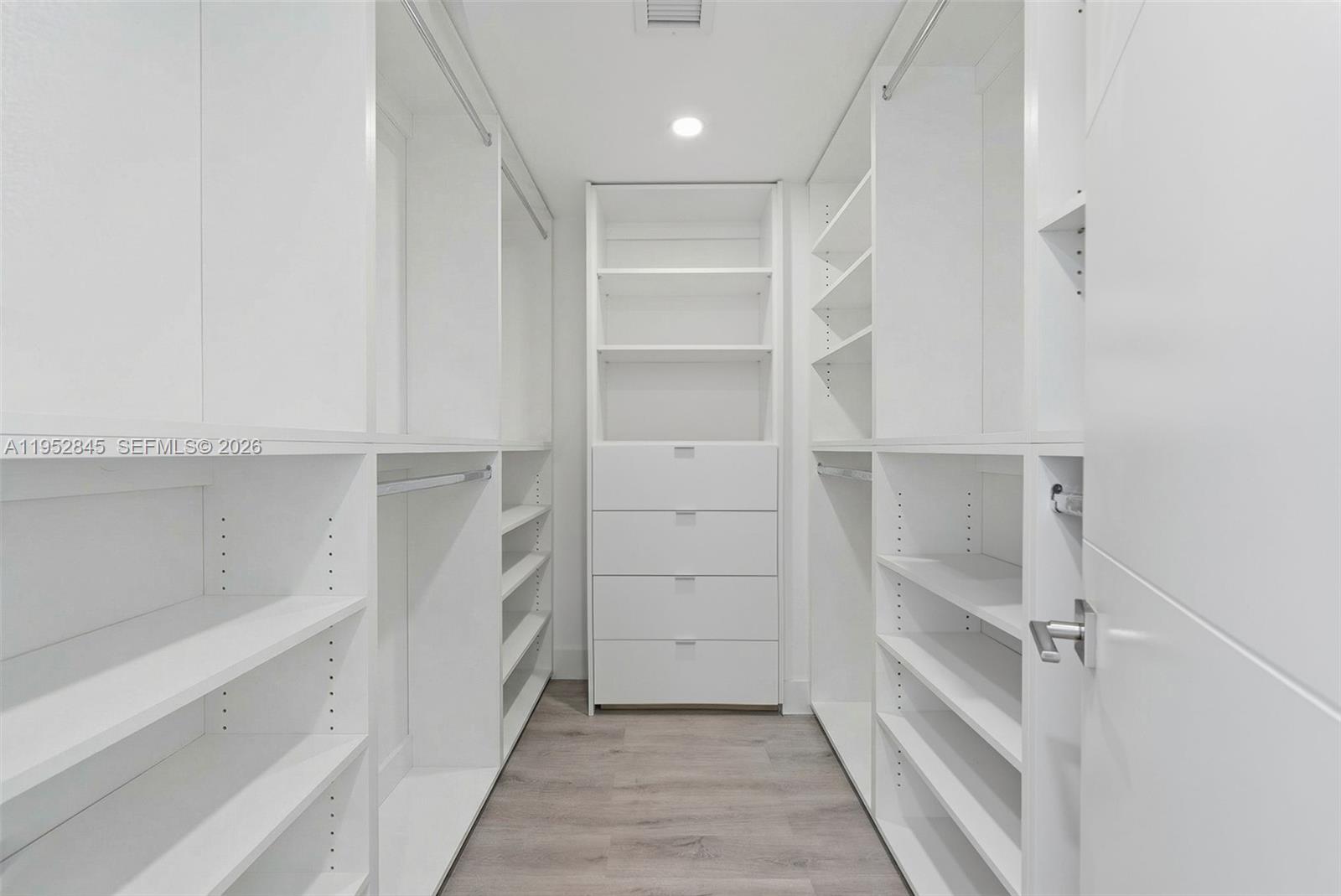 5005 Collins Ave #415 Miami Beach, FL 33140