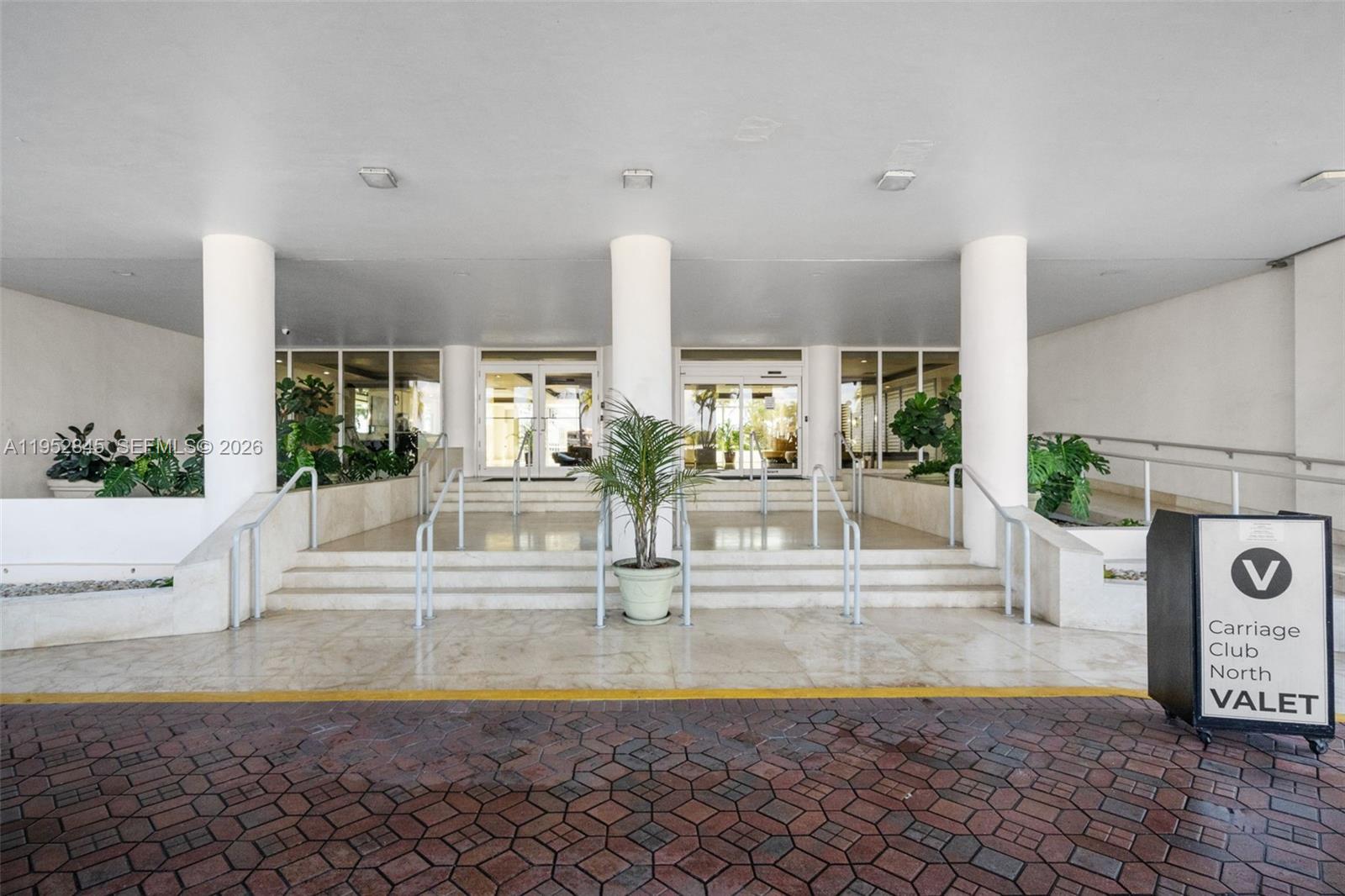 5005 Collins Ave #415 Miami Beach, FL 33140