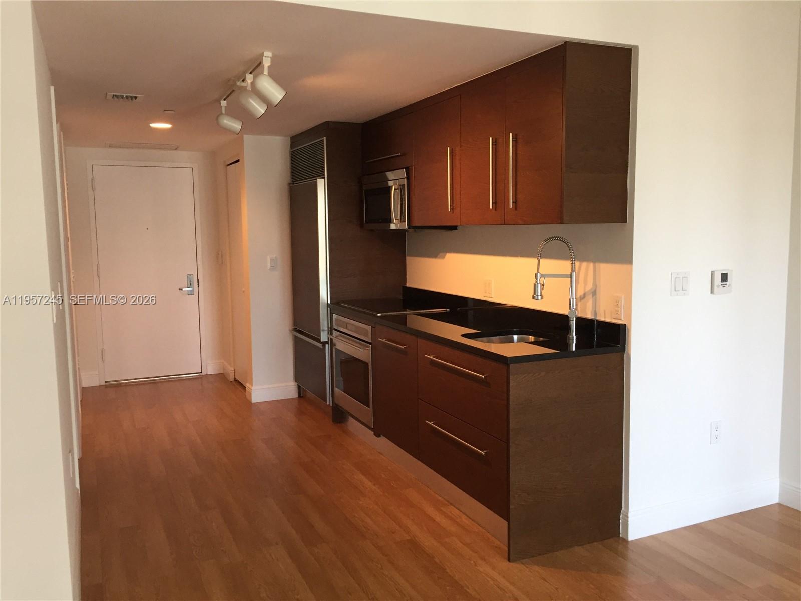 475 Brickell Ave #2508 Miami, FL 33131