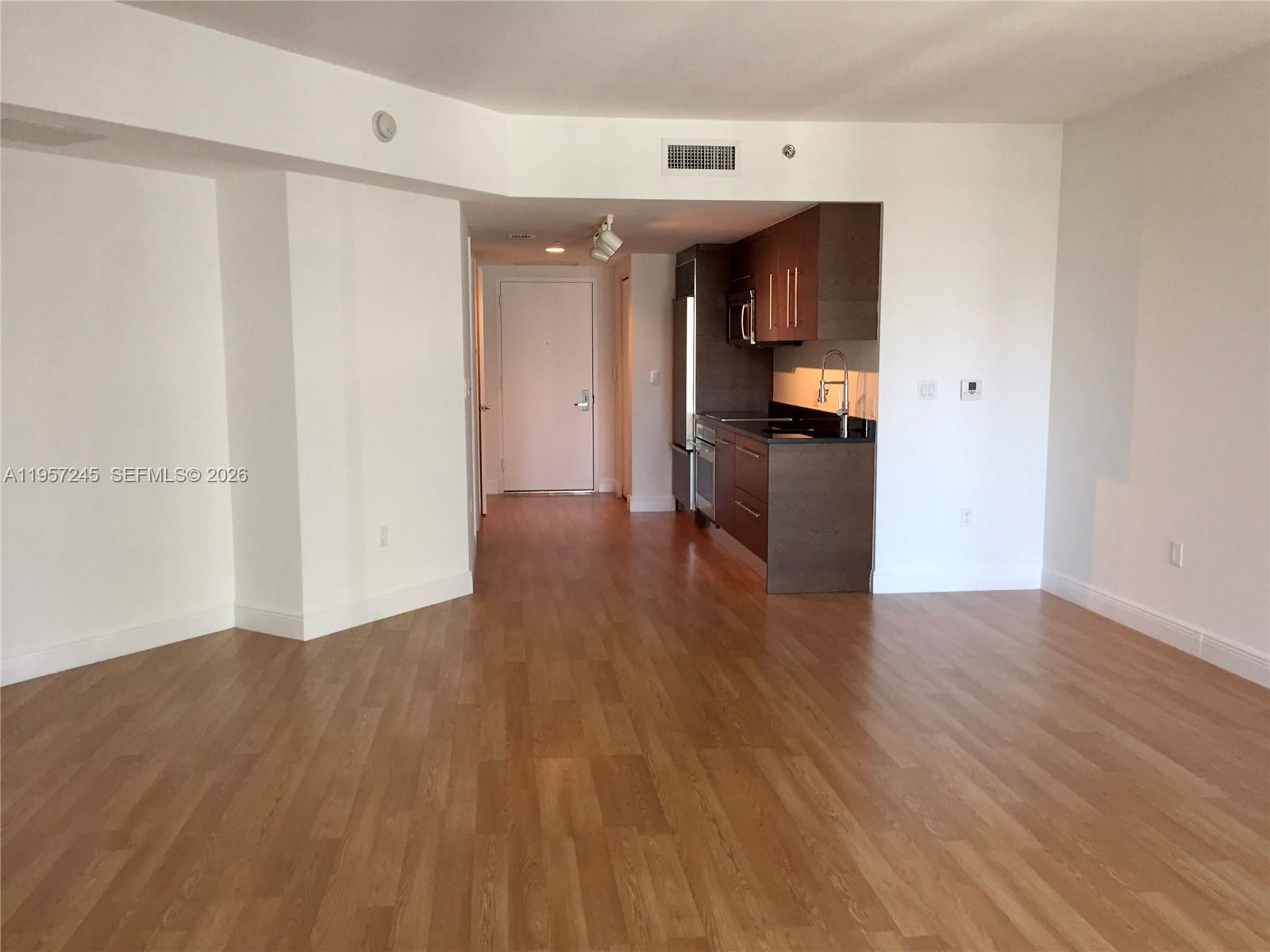 475 Brickell Ave #2508 Miami, FL 33131